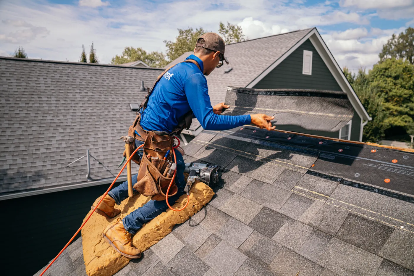 Manufacturer-certified roof installation in Aberdeen Bend